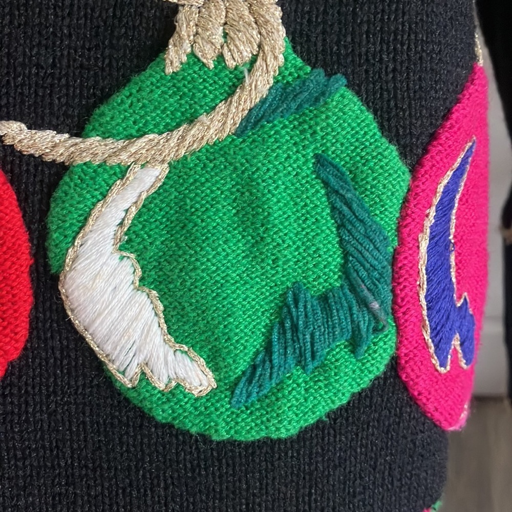 Lisa Nichols Vintage novelty Christmas sweater M Black knit colorful ornaments - Picture 6 of 10